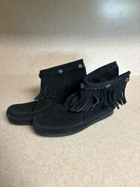 Minnetonka Women’s Black Suede Fringe Ankle Boots